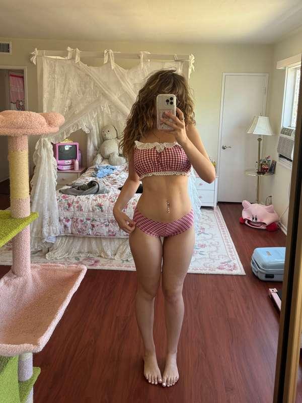 morninggg, craving some cuddles? ☁️