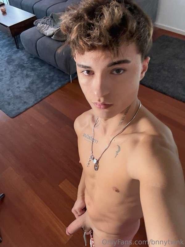 Alone all day and you know what's that mean🍆💦