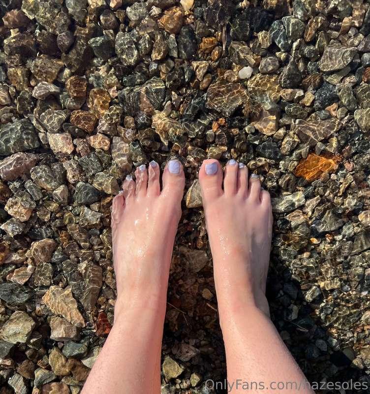 Anyone else love wet & sandy toes 💛