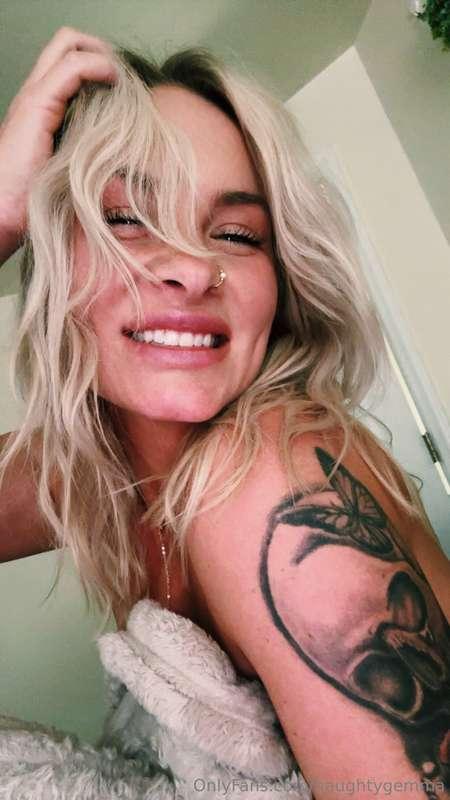 Come back to this post when you admit I'm the hottest girl i..