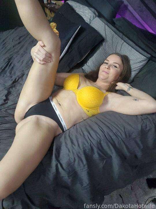 dakotahotwife image #139