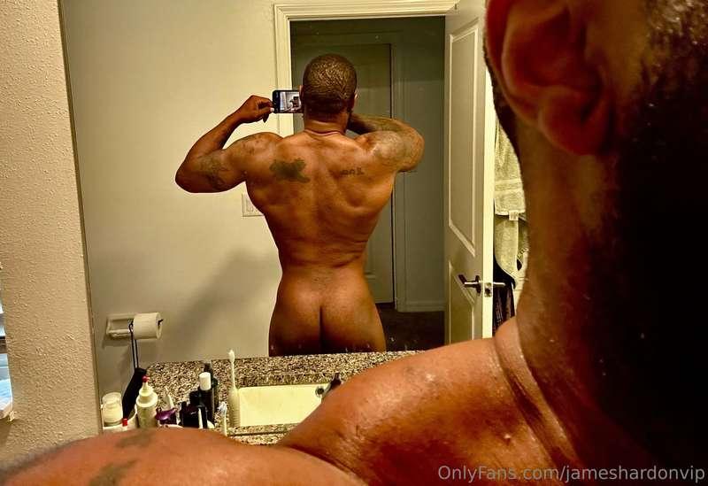 It’s back day for me 💪🏾💪🏾💪🏾😈
