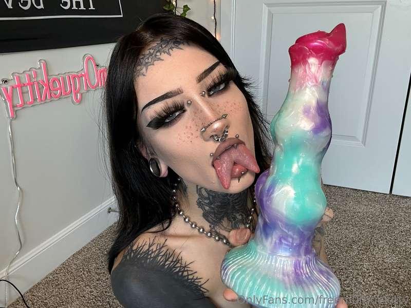 watch me try to fit this monster cock in my mouth and use my..
