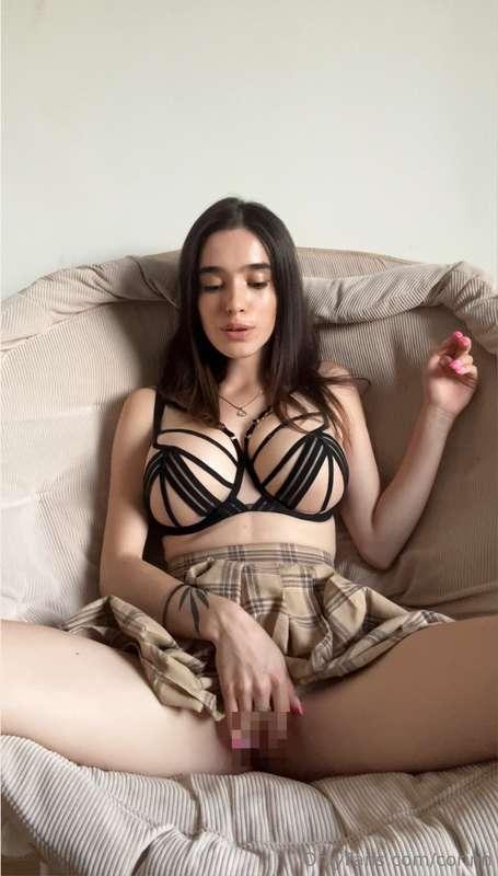 I think you deserve some hot content from me💋