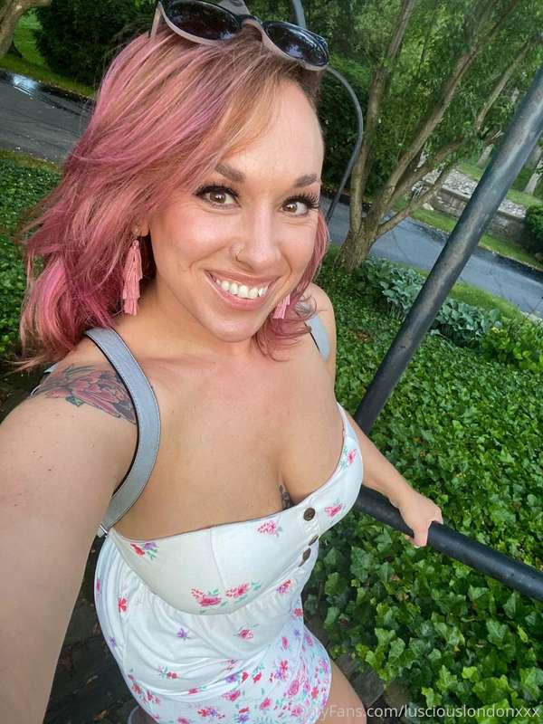 Who likes a hot MILF being bad ?😈👅😍  My VIPs are getting the..