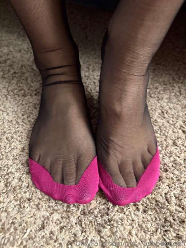 mrs_footjobqueen image #23