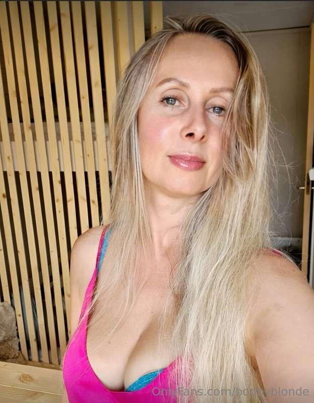 🟢She @onlyfans-jelly is ready for your cock🟢Naughty mommy wh..