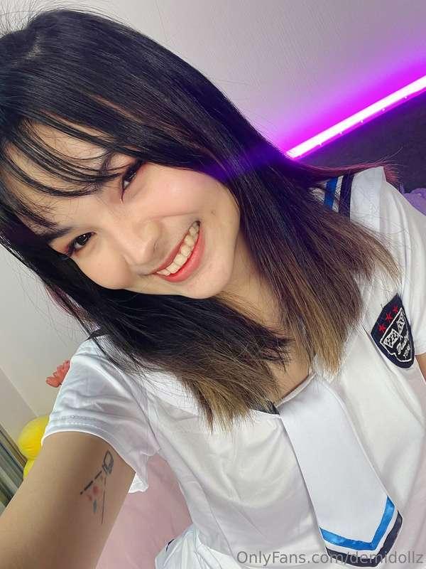 Scho ol girl 💕 Do you wanna see what’s under my skirt?