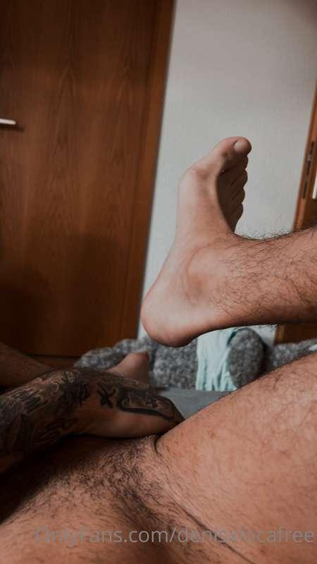 LICK 👅 IT 💦🦶