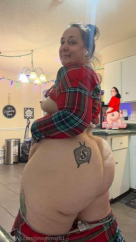 You like my new Christmas pajamas??