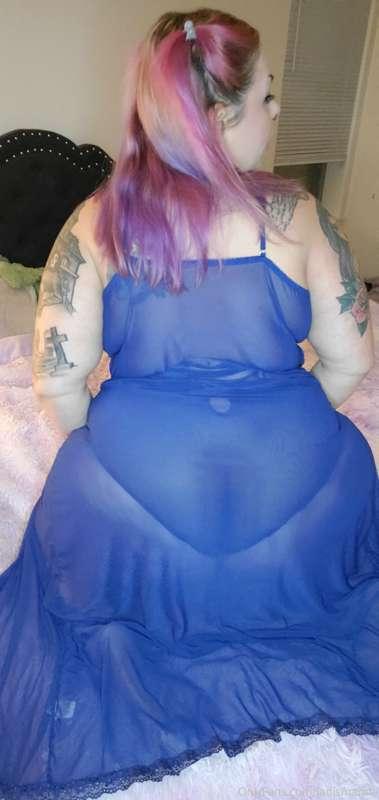 I love how this material waterfalls and flows over my body