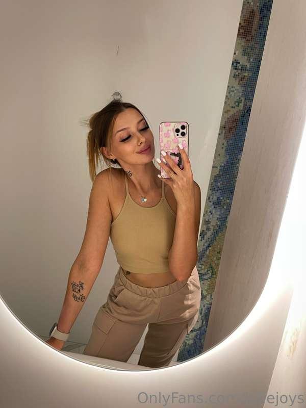 😍ONE SPACE ONLY! $50 ‼️ INCLUDES ;
👑 free cock rate
👑 lifeti..