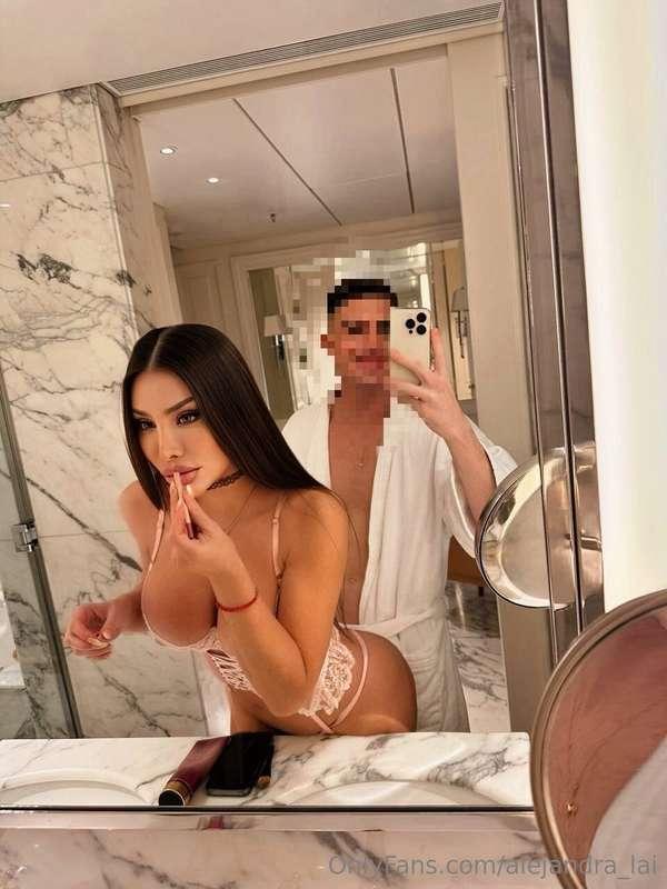 Preparándome para una chupadita ... mmm que rico papi 