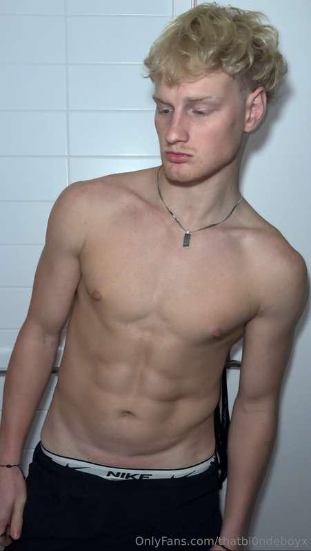 thatbl0ndeboyx image #0