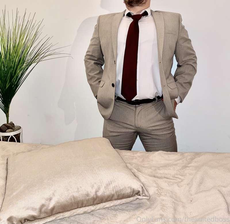 Who wants to hear a bedtime story told by the Boss? Don't be..