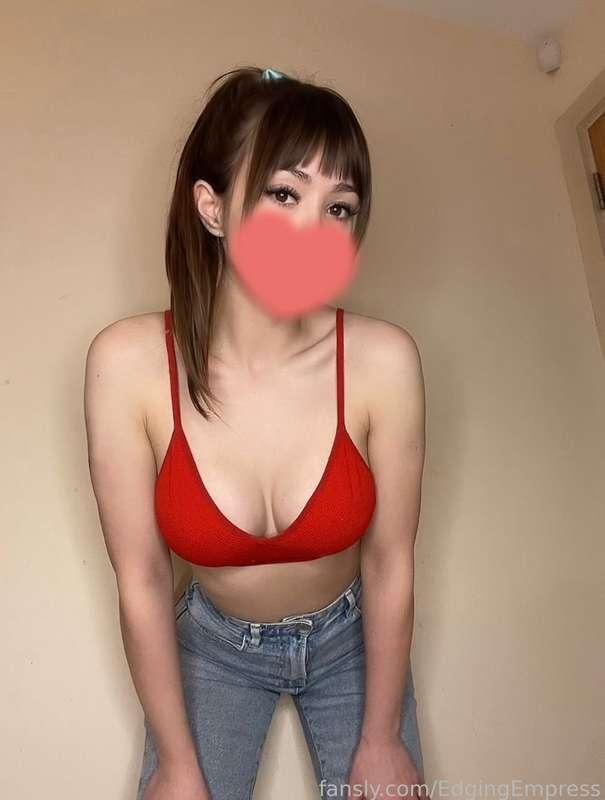 Just a lil clothed tease set for you 💕

#petite #clothed #tits #cleavage #ass #pawg #fyp #l4l