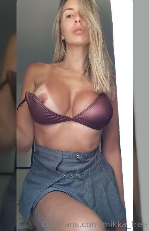 Like if I am your favorite milf ❤️