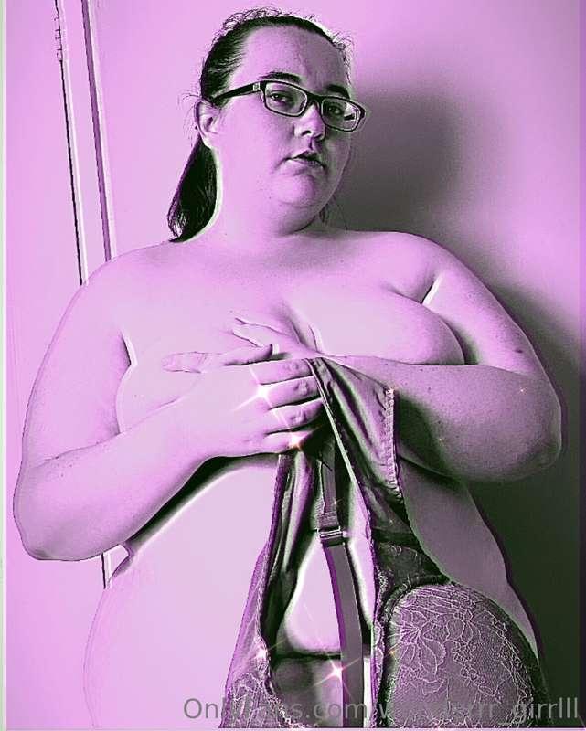 This bra is only one month old and already my big titties ha..