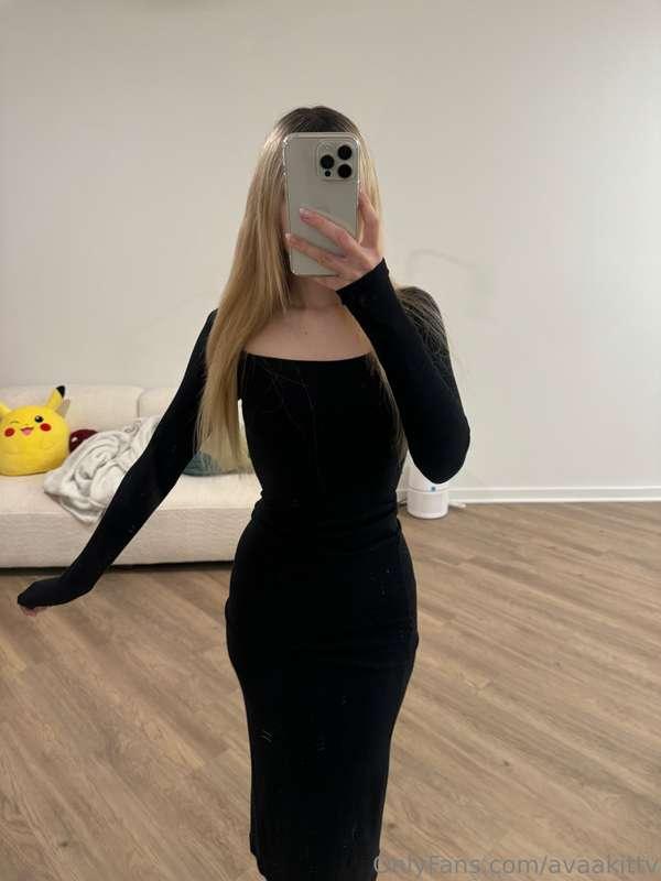 what are you up to right now? 💗 i'm just about to head out h..