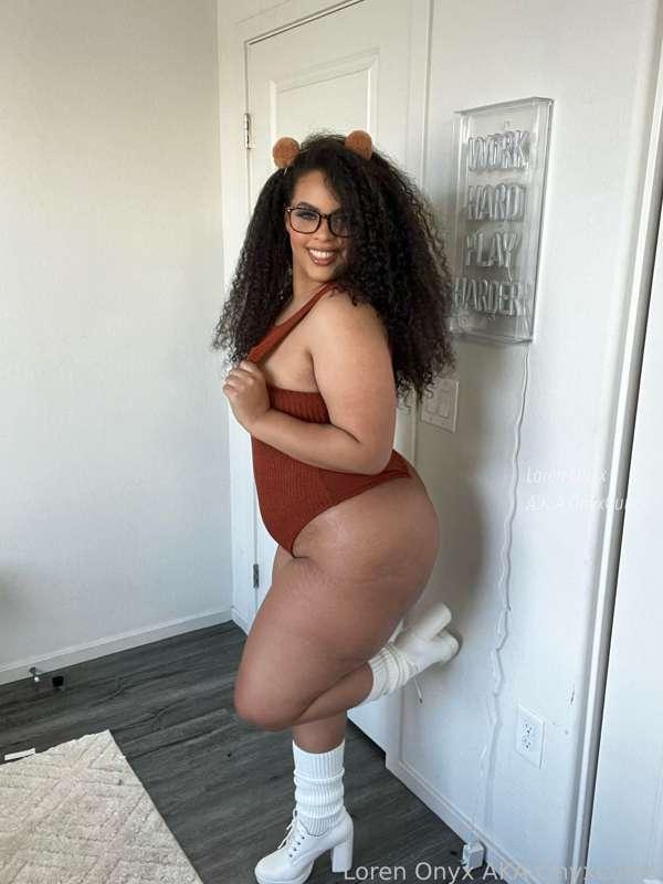 onyxcums image #1