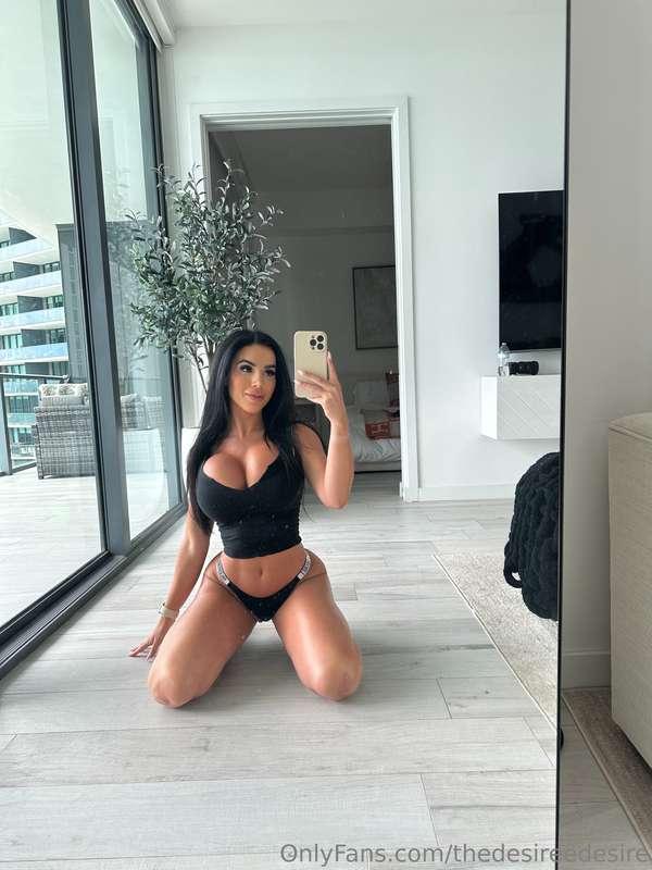 I wanna sit on your face like this 😇