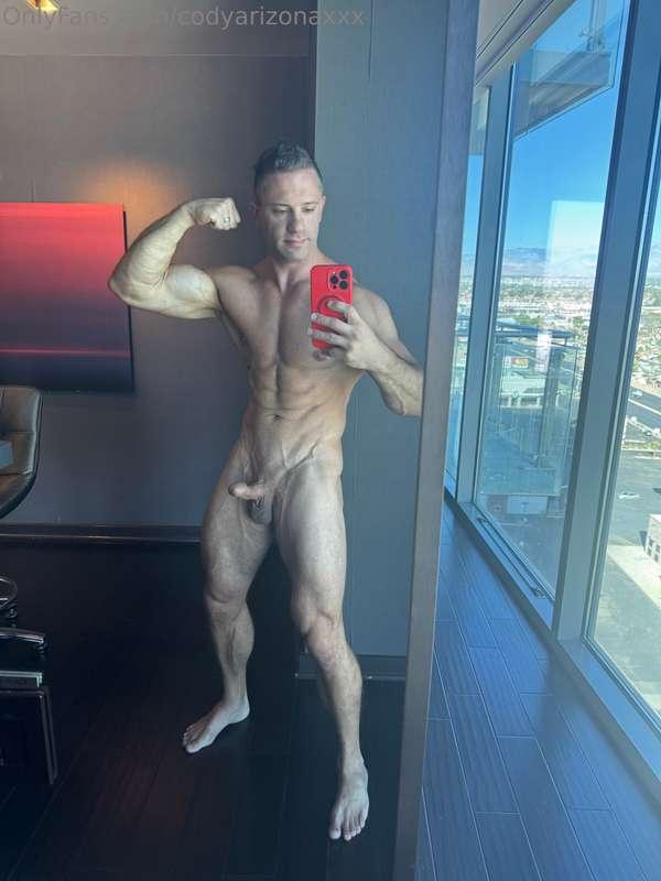 I know you want to worship this body 💪🏻!