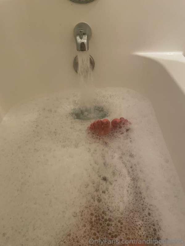 I love bubble baths :3