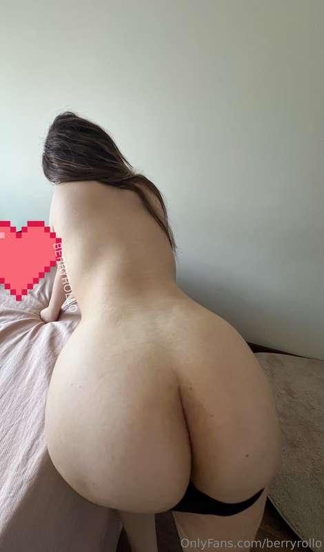 I feel like being all nude emphasis on my thickness better