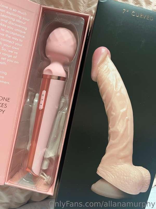 Who wants to see me using my new toys?😈