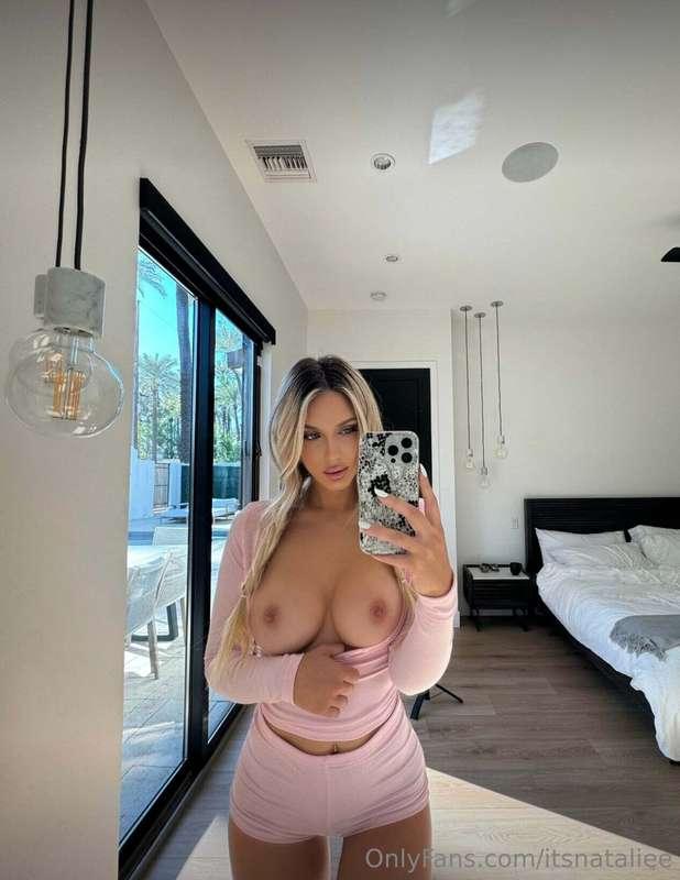 @addisondanger can’t wait to send you her personal nudes, su..