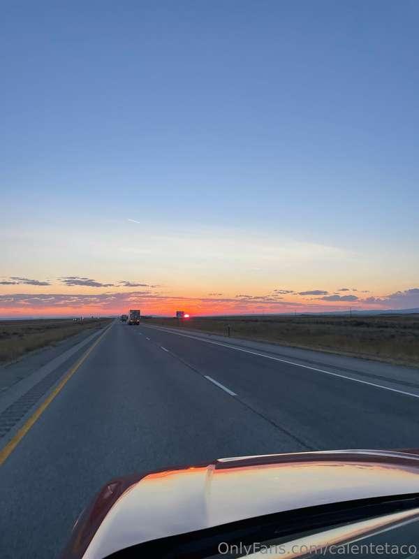 HAPPY MONDAY!! I made it home safe and sound! I love you all..
