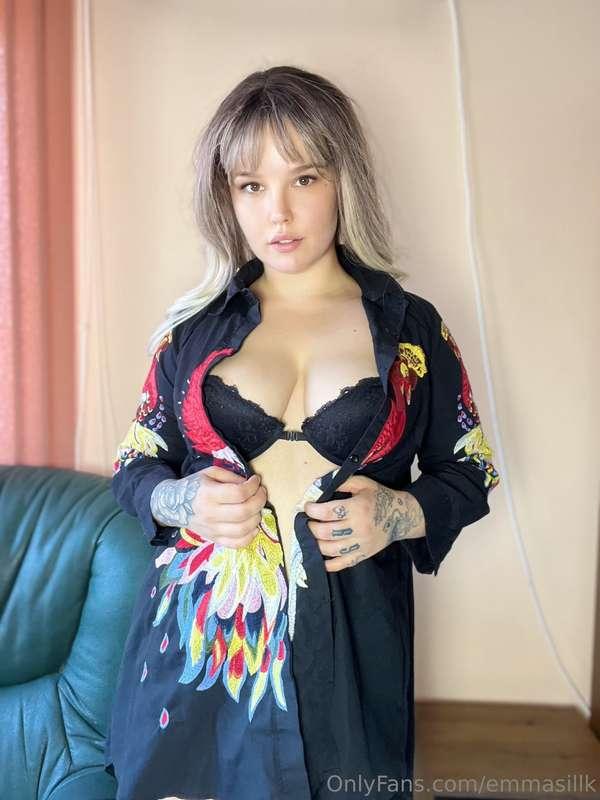 Say hi 👋 dont be shy ☺️ im not shy 🔥