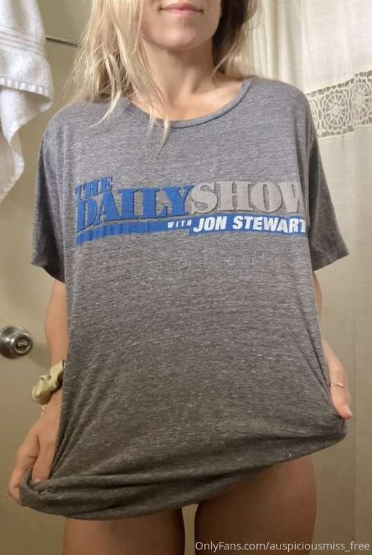 Happy graphic tee Tuesday!