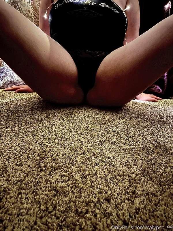Here are some free pics 😈 there will be more fun to come!