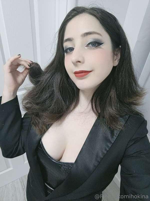 I show more than just cleavage at https://onlyfans.com/mikom..