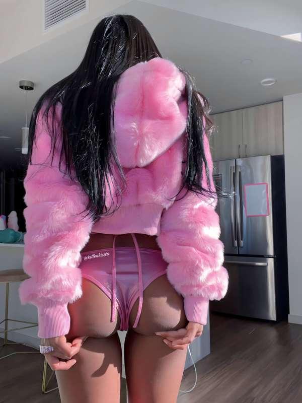 Two tiny handfuls 😏