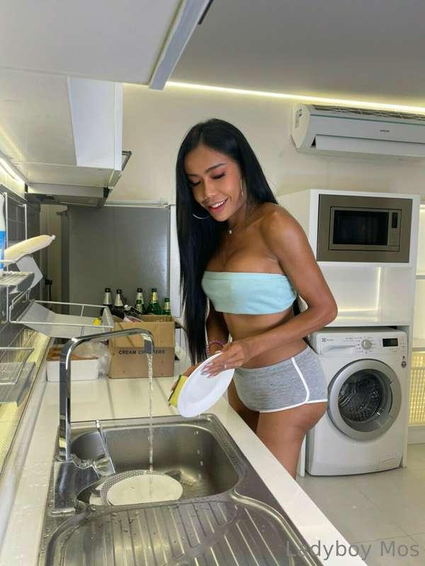 ladyboymos image #1