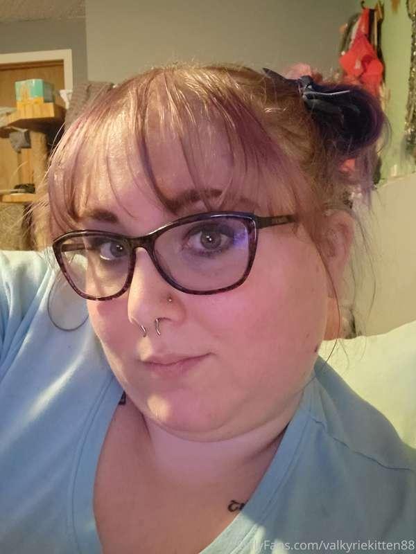Feeling cute even tho I'm sore as hell from work today.