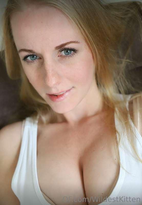 Wanna slide your cock under my bikini top and make me all me..