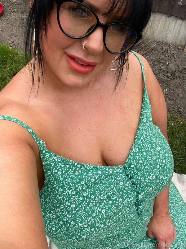 It’s so hot outside! 😍 I want to get some new bikinis to sun..