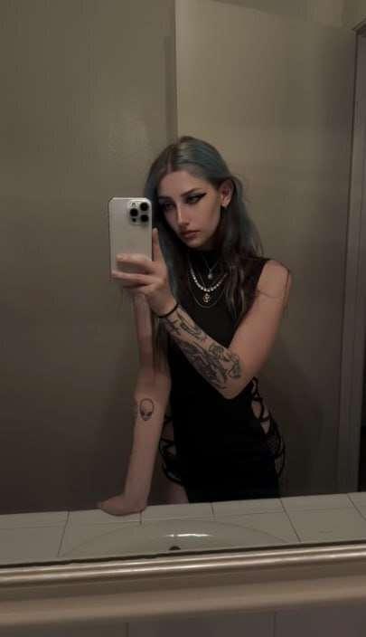 @matneybb is the ❤️ TOP 1% ❤️ princess with endless amount o..