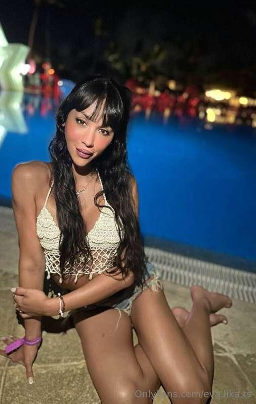 A queen under any circumstances! Today I'm having fun and re..