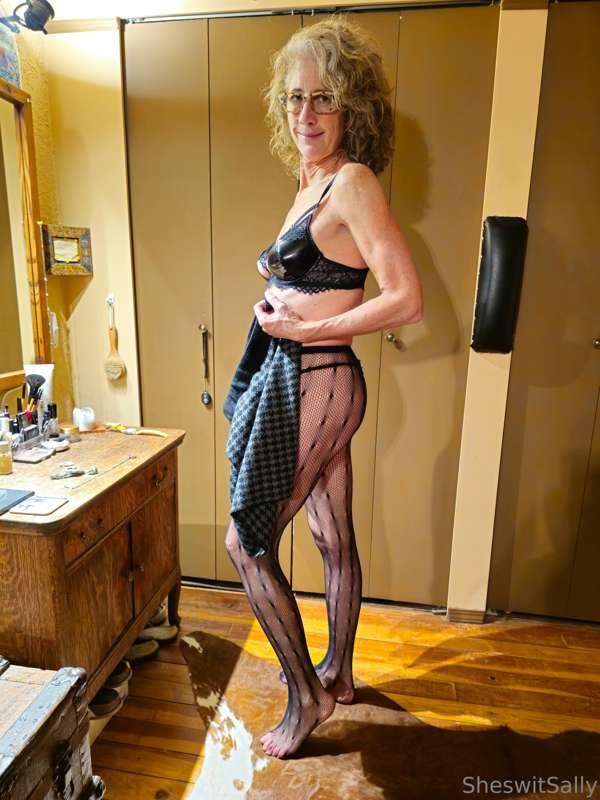 sheswitme image #4