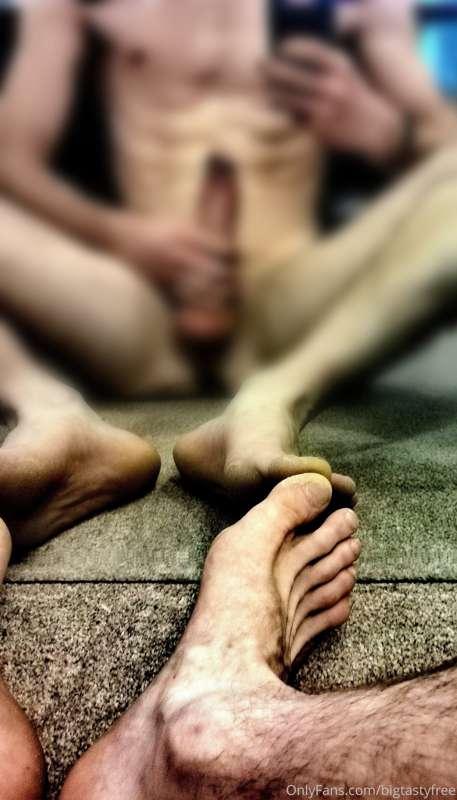 I didn't realise you guys love my feet so much 🙊😏 What is yo..