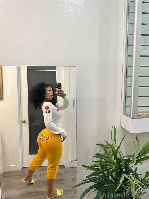 Do you think I look good in these pants?