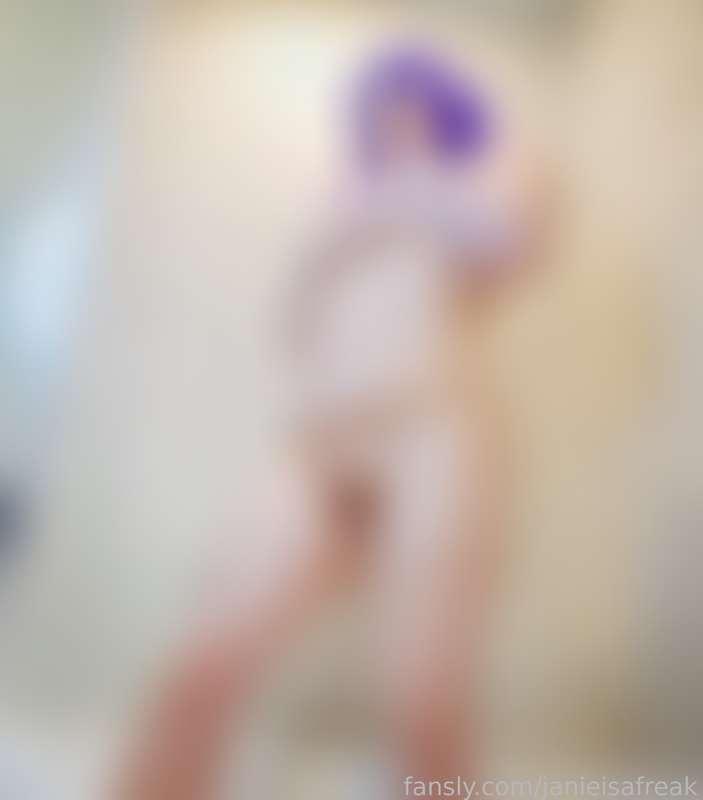 janieisafreak image #1