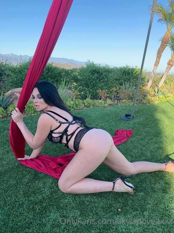 Sunday Funday!!! Tell me what to do 😏