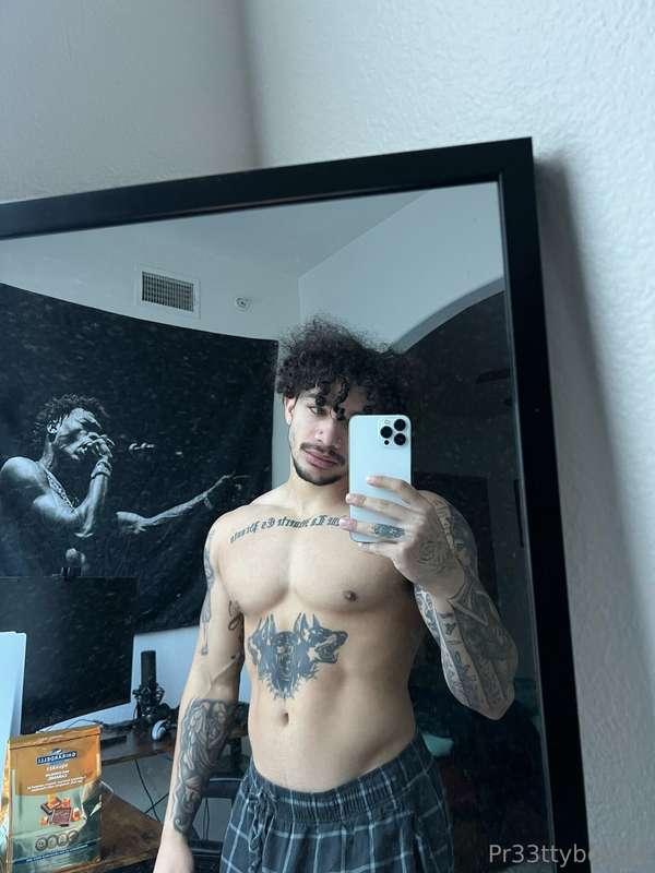 How are you doing today? Come chat with your boy 😏