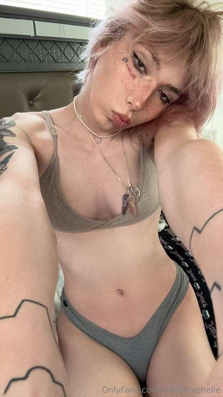 feeling extra naughty… should i act on it or make u beg firs..