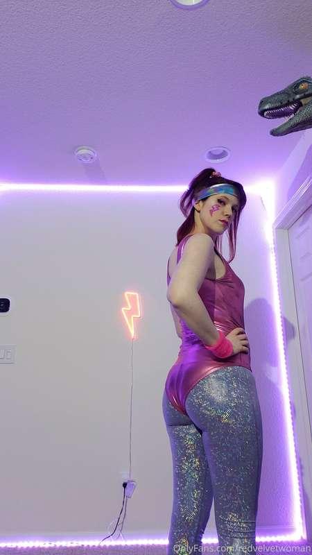 80s booty vibes
I do dances on twitch ;)